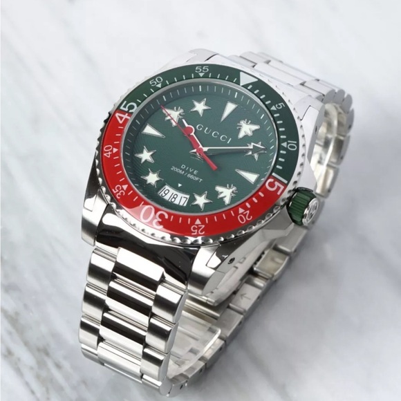 Gucci Dive
Green And Red 45mm Dive Gucci Watch YA136222 - Picture 5 of 6